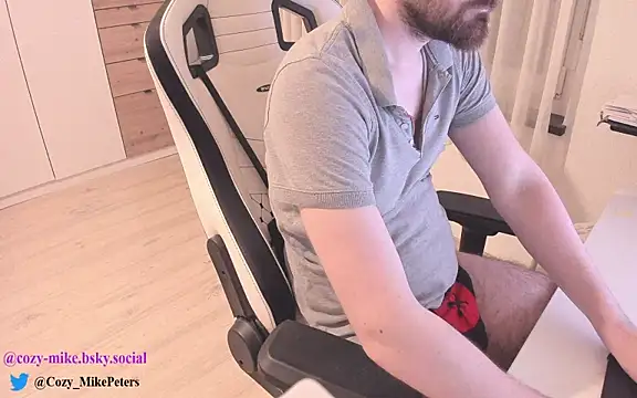 cozy-mike online show from March 19, 12:04 am