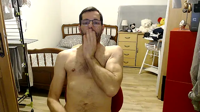 Snapshot of steph19x5 chatting on December 9, 5:51 am steph19x5 online show from December 9, 5:51 am