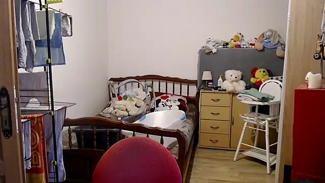 Snapshot of steph19x5 chatting on March 13, 5:50 pm steph19x5 online show from March 13, 5:50 pm