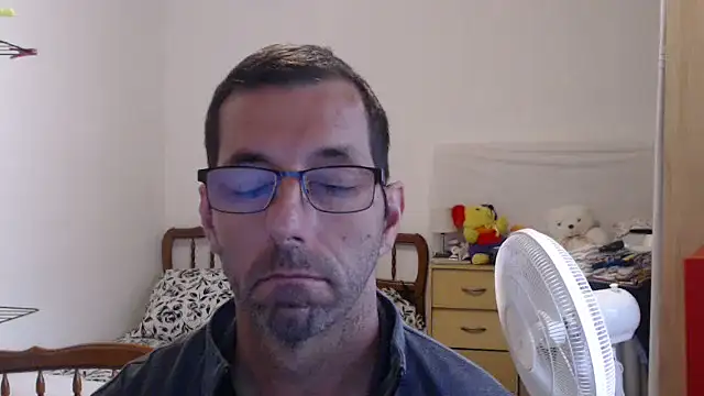 Snapshot of steph19x5 chatting on September 13, 9:43 am steph19x5 online show from September 13, 9:43 am