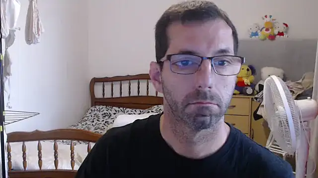 Snapshot of steph19x5 chatting on October 8, 8:18 am steph19x5 online show from October 8, 8:18 am