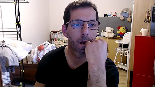 Snapshot of steph19x5 chatting on March 4, 5:34 pm steph19x5 online show from March 4, 5:34 pm