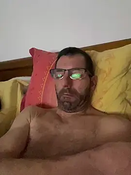 Snapshot of steph19x5 chatting on January 6, 10:37 pm steph19x5 online show from January 6, 10:37 pm
