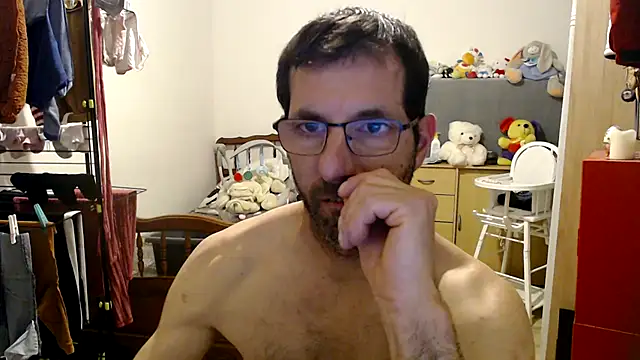 Snapshot of steph19x5 chatting on March 10, 10:34 pm steph19x5 online show from March 10, 10:34 pm
