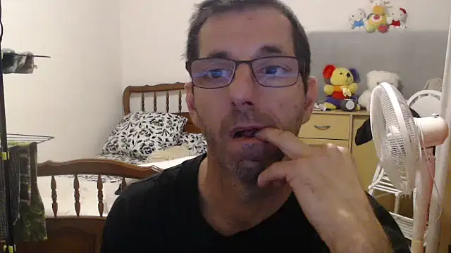 Snapshot of steph19x5 chatting on October 11, 6:17 am steph19x5 online show from October 11, 6:17 am