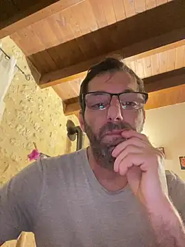 Snapshot of steph19x5 chatting on December 30, 5:37 am steph19x5 online show from December 30, 5:37 am