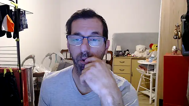 Snapshot of steph19x5 chatting on December 24, 7:39 am steph19x5 online show from December 24, 7:39 am