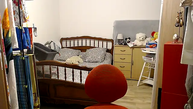 Snapshot of steph19x5 chatting on December 17, 5:47 pm steph19x5 online show from December 17, 5:47 pm