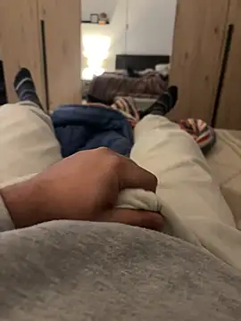 Snapshot of alex21017 chatting on March 5, 5:50 am alex21017 online show from March 5, 5:50 am