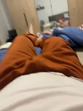 Snapshot of alex21017 chatting on February 1, 12:29 am alex21017 online show from February 1, 12:29 am