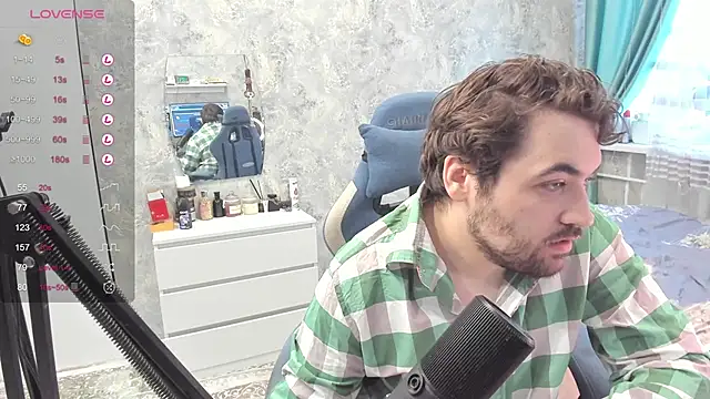 Snapshot of Morlaios chatting on February 19, 5:49 am Morlaios online show from February 19, 5:49 am