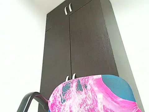 Snapshot of Rene_hotman chatting on February 9, 5:40 am Rene hotman online show from February 9, 5:40 am