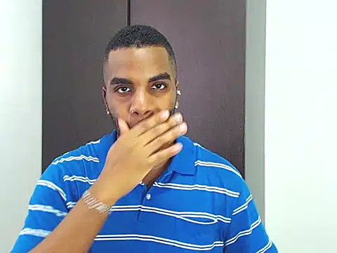 Snapshot of Rene_hotman chatting on December 2, 8:20 pm Rene hotman online show from December 2, 8:20 pm