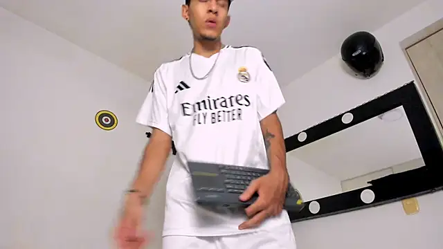 Samuel Suarez online show from March 18, 12:46 am