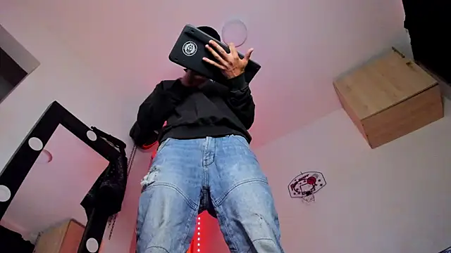 Samuel Suarez online show from January 11, 6:28 am