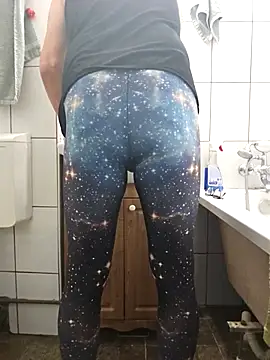 feathersify online show from October 20, 8:18 am