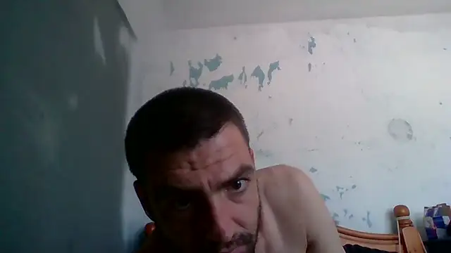 Snapshot of ThatGuyNextDoor1992 chatting on September 28, 7:17 am ThatGuyNextDoor1992 online show from September 28, 7:17 am