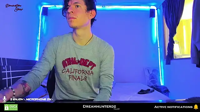 Snapshot of Headhunterdz chatting on February 7, 7:27 pm Headhunterdz online show from February 7, 7:27 pm