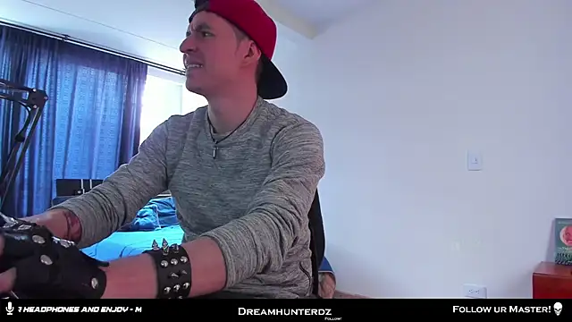 Snapshot of Headhunterdz chatting on October 3, 8:36 pm Headhunterdz online show from October 3, 8:36 pm