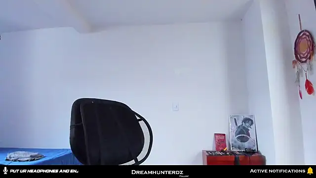 Snapshot of Headhunterdz chatting on September 17, 9:05 pm Headhunterdz online show from September 17, 9:05 pm
