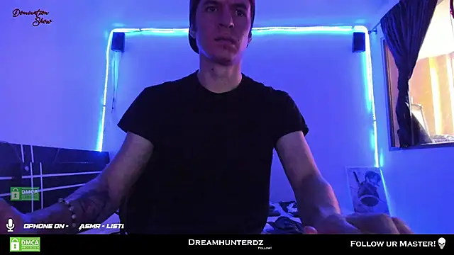 Snapshot of Headhunterdz chatting on February 18, 7:32 pm Headhunterdz online show from February 18, 7:32 pm