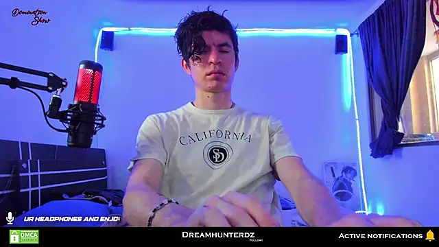 Snapshot of Headhunterdz chatting on February 1, 7:34 pm Headhunterdz online show from February 1, 7:34 pm