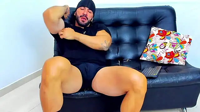 AlfredWalker online show from December 15, 12:46 pm