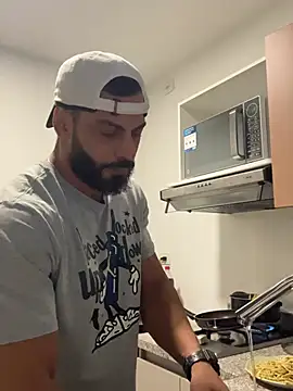 romeolovedark online show from April 24, 4:42 pm