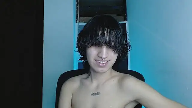 littlextreme online show from June 21, 3:34 am