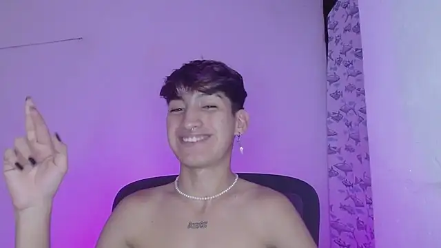 littlextreme online show from February 18, 1:21 am