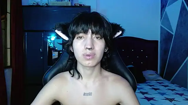 littlextreme online show from July 13, 2:57 am