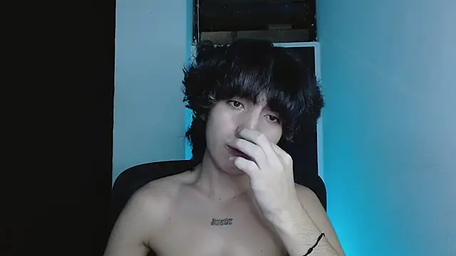 littlextreme online show from April 24, 2:14 am