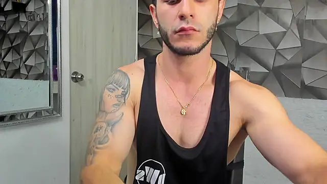 Latino stud4u online show from January 14, 1:32 am