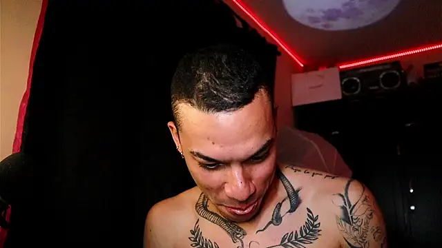 Snapshot of BestMasterForYou chatting on October 9, 7:35 am BestMasterForYou online show from October 9, 7:35 am