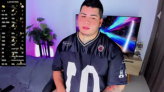 Thomas chubbyxhot online show from April 23, 2:49 am