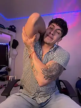 strongboy  online show from December 21, 9:12 pm