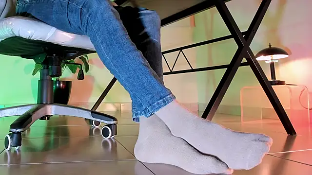 ArchieCollins online show from October 4, 4:50 am