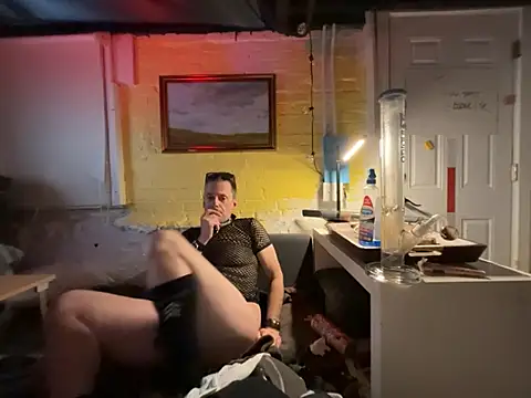 cumhungrybottom4u online show from May 25, 6:08 am