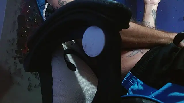 Snapshot of Tatted21xxx chatting on December 28, 3:16 pm Tatted21xxx online show from December 28, 3:16 pm