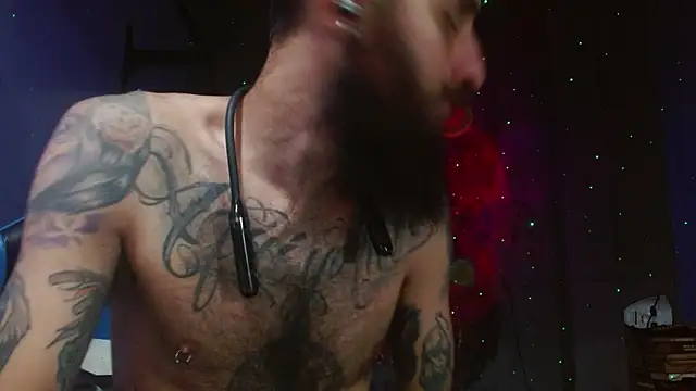 Snapshot of Tatted21xxx chatting on December 9, 12:23 am Tatted21xxx online show from December 9, 12:23 am