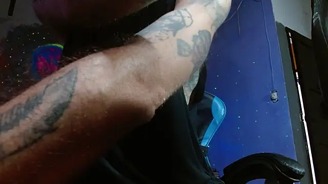 Snapshot of Tatted21xxx chatting on February 4, 3:47 pm Tatted21xxx online show from February 4, 3:47 pm