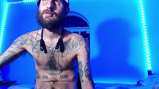 Snapshot of Tatted21xxx chatting on September 20, 12:32 am Tatted21xxx online show from September 20, 12:32 am
