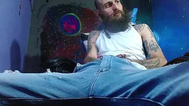 Snapshot of Tatted21xxx chatting on January 15, 3:43 am Tatted21xxx online show from January 15, 3:43 am