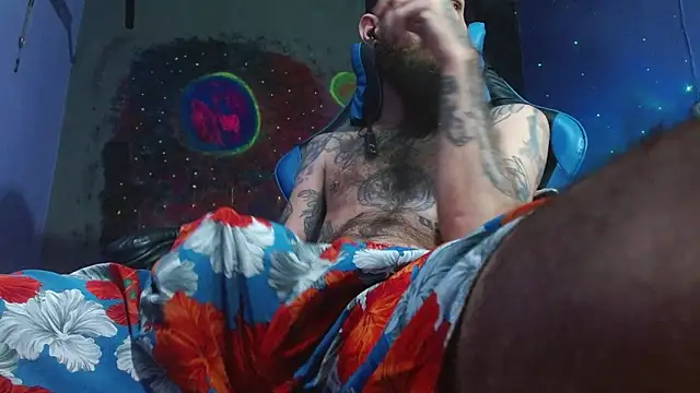 Snapshot of Tatted21xxx chatting on January 7, 11:24 pm Tatted21xxx online show from January 7, 11:24 pm