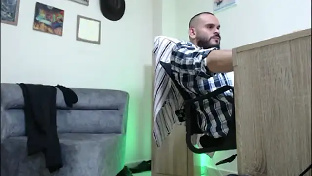 cowboyht online show from April 26, 7:17 am