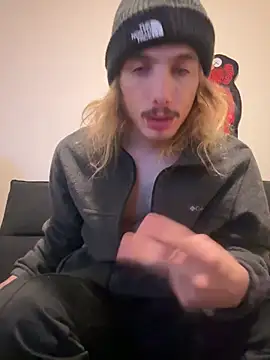 trippyski online show from December 29, 8:11 am