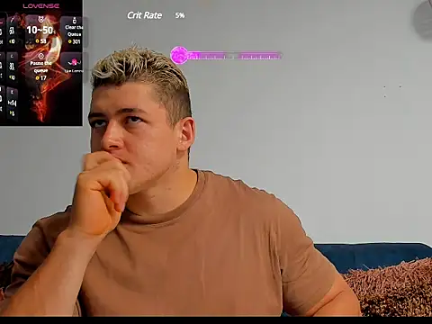 Snapshot of Leonsmoron chatting on February 8, 12:28 pm Leonsmoron online show from February 8, 12:28 pm