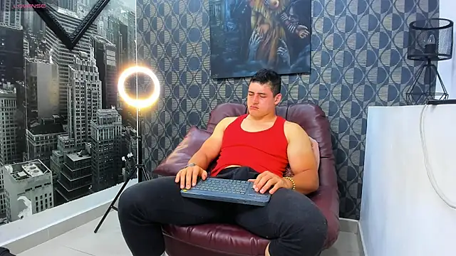 Leonsmoron online show from December 20, 1:35 am