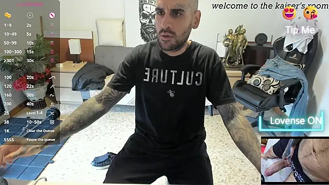 kaiser679  online show from April 24, 7:27 pm