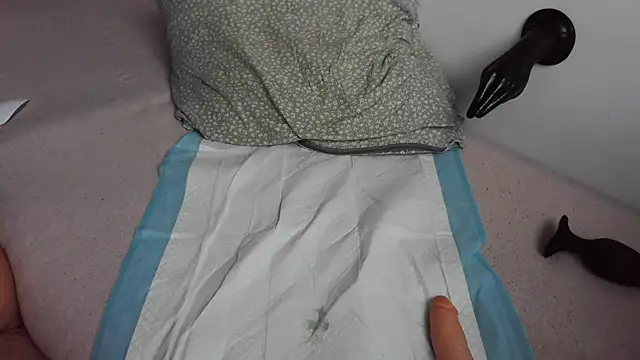 Snapshot of Fist-my-ass chatting on December 19, 10:13 am Fist-my-ass online show from December 19, 10:13 am